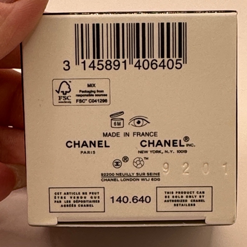 N°1 DE CHANEL REVITALIZING EYE CREAM - Picture 2 of 3